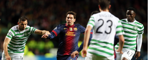 Messi-surrounded-Celtic490ai