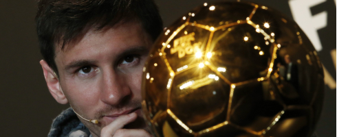 Messi-goldenball-ballondor2012490ai