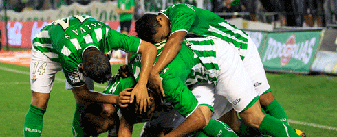 betis-players-celebrate490a