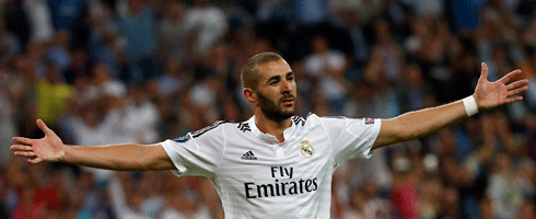 benzema-arms-wide-basel490a