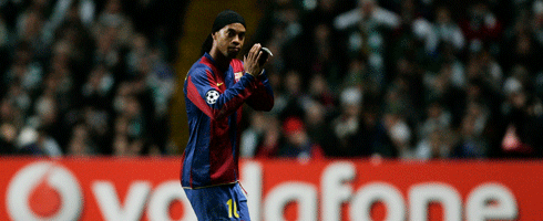 ronaldinho-applauds490ai