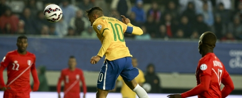 neymar-brazil-peru490epa