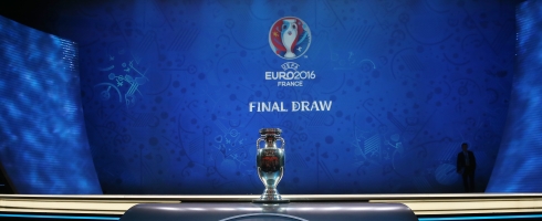 euro-2016-trophy-draw490epa