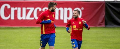Gerard Pique and Jordi Alba in Spain training