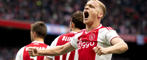 Ajax midfielder Donny Van de Beek