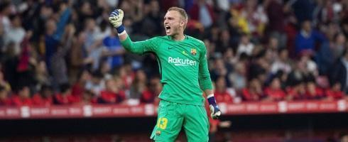 Valencia S Jasper Cillessen Stars On His Return From A Seven Month Injury Lay Off Football Espana