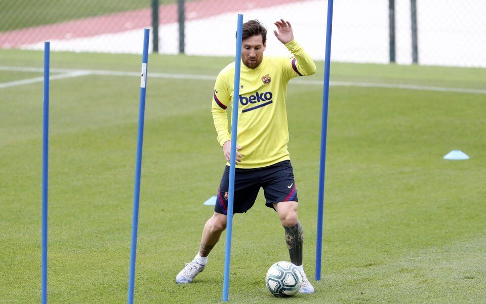 Barcelona boss Setien plays down Messi 