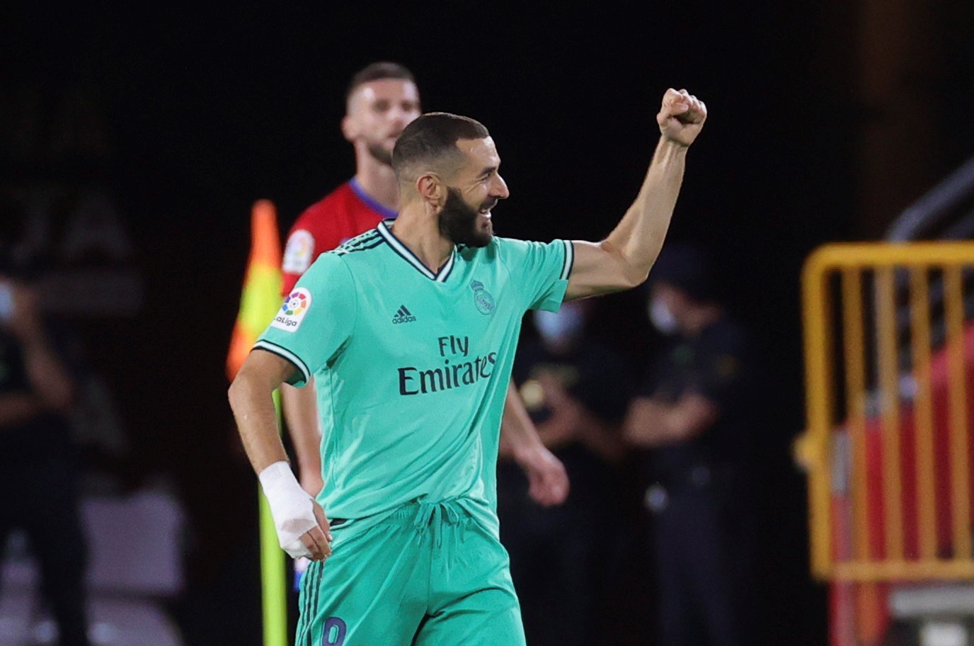 Video) Ferland Mendy and Benzema Real Madrid in front at Granada - Football