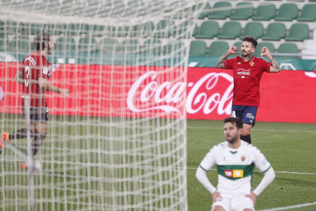 Elche and Osasuna play out dramatic 2-2 draw at Estadio Martinez Valero ...