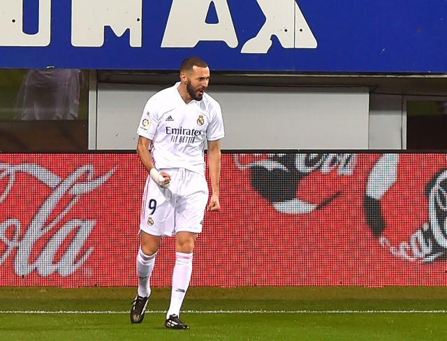 Real Madrid striker Karim Benzema scores against Eibar in La Liga