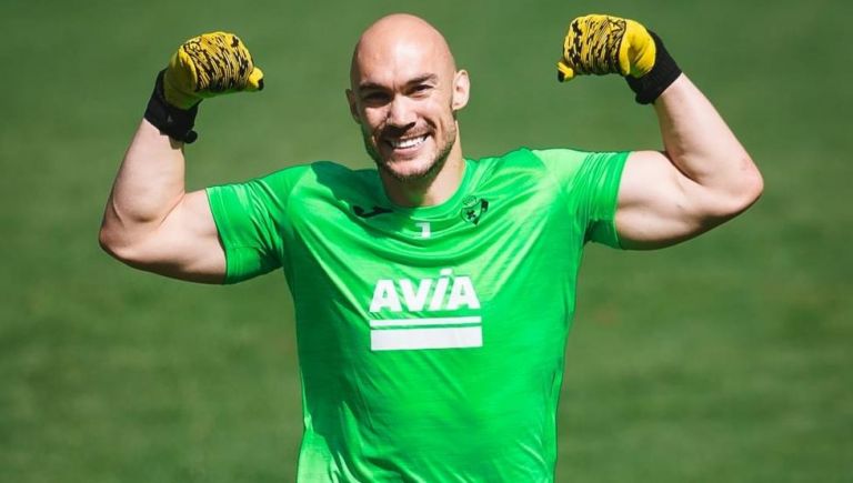 Eibar goalkeeper Marko Dmitrovic reportedly signs pre-contract agreement with Sevilla - Football España