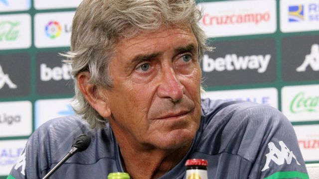 Real Betis manager Manuel Pellegrini