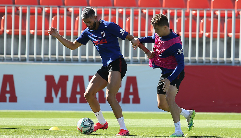 Carrasco and Trippier, Atletico Madrid training