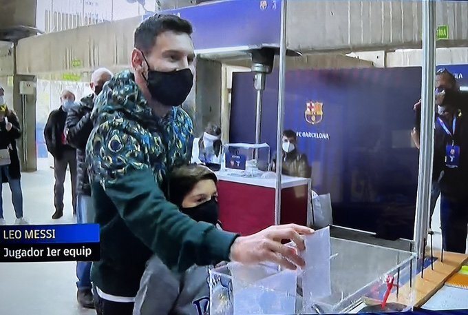 Lionel Messi And Sergio Busquets Have Already Voted In Barcelona Presidential Election Football Espana