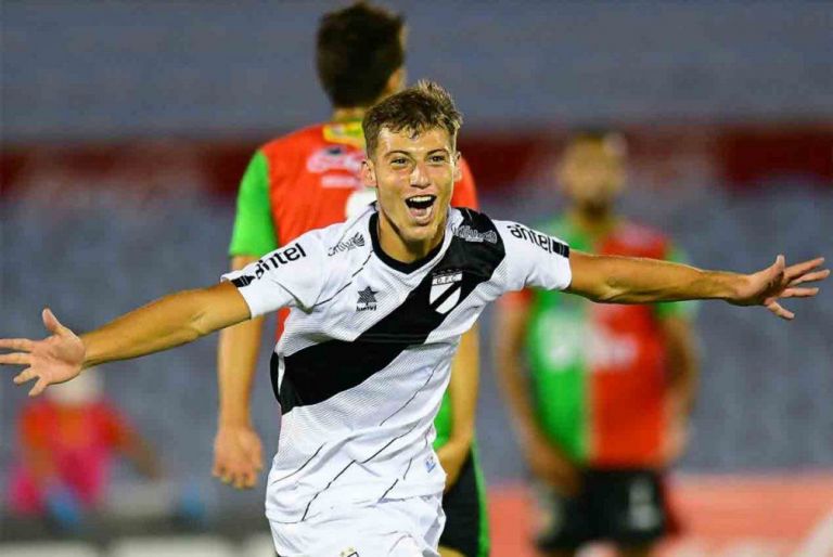 Barcelona closely monitoring the progress of 16 year-old Uruguayan  wonderkid - Football España