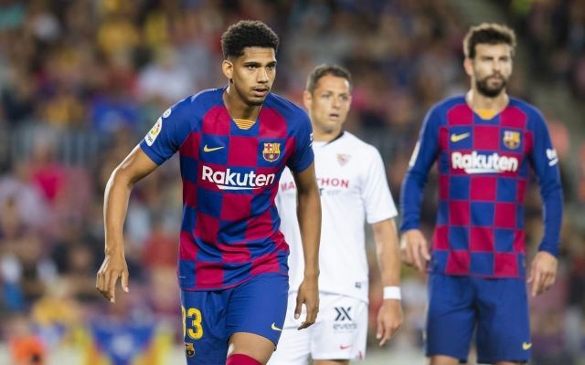 Ronald Araujo y Gerard Piqué