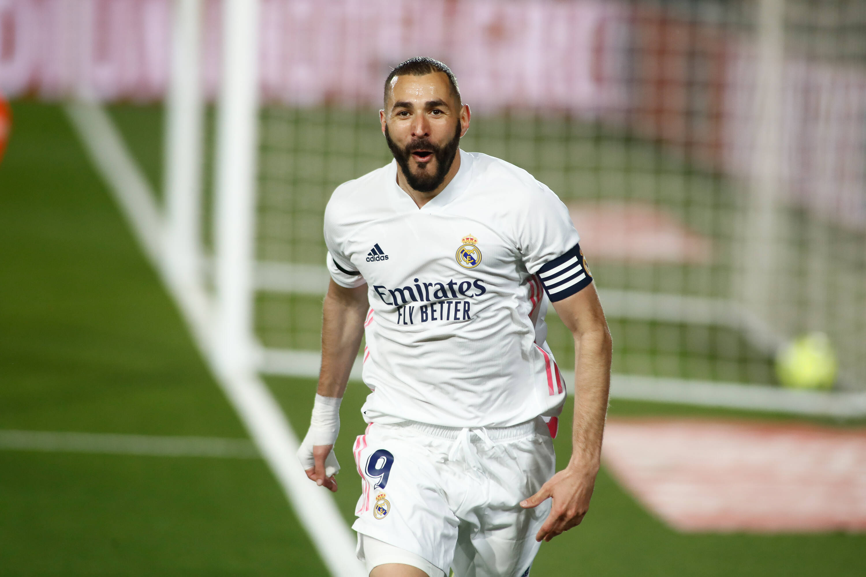 Watch: Karim Benzema gives Real Madrid the lead at Cadiz - Football España