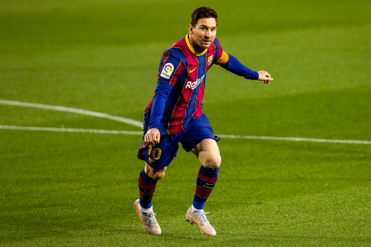Watch Lionel Messi Scores Yet Another Golazo To Make It Barcelona 3 1 Getafe Football Espana