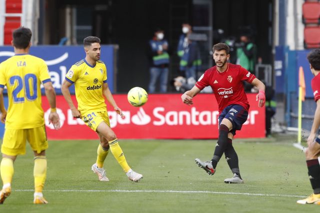 Osasuna v Cadiz