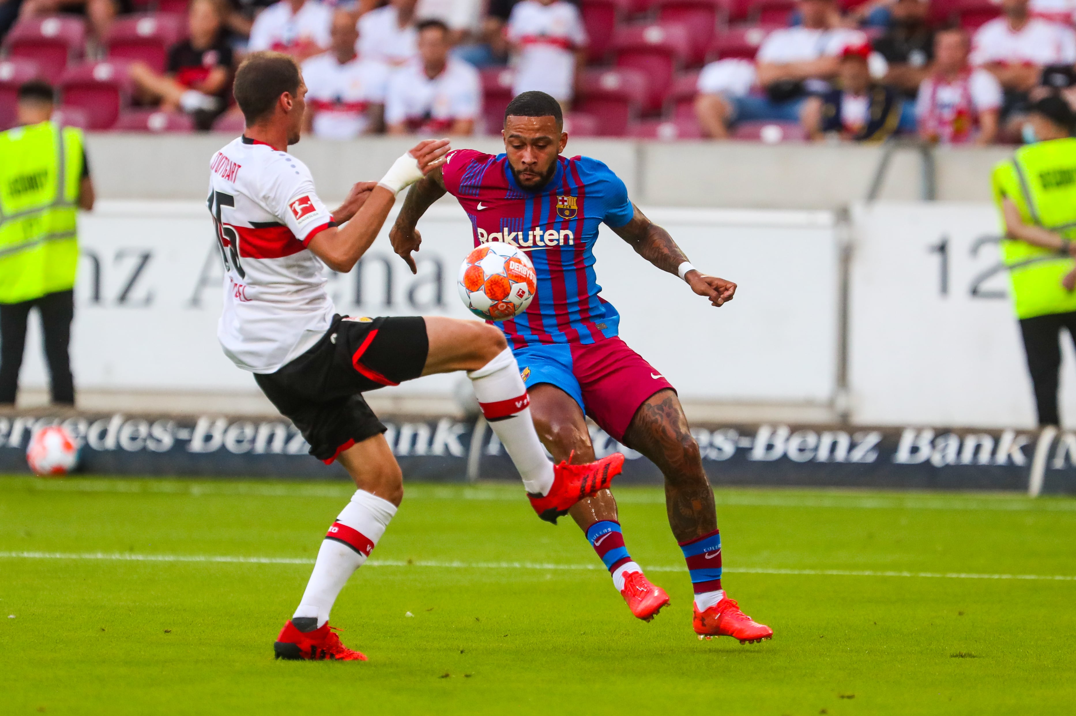 Memphis Depay On Target As Barcelona Cruise Past Vfb Stuttgart Football Espana