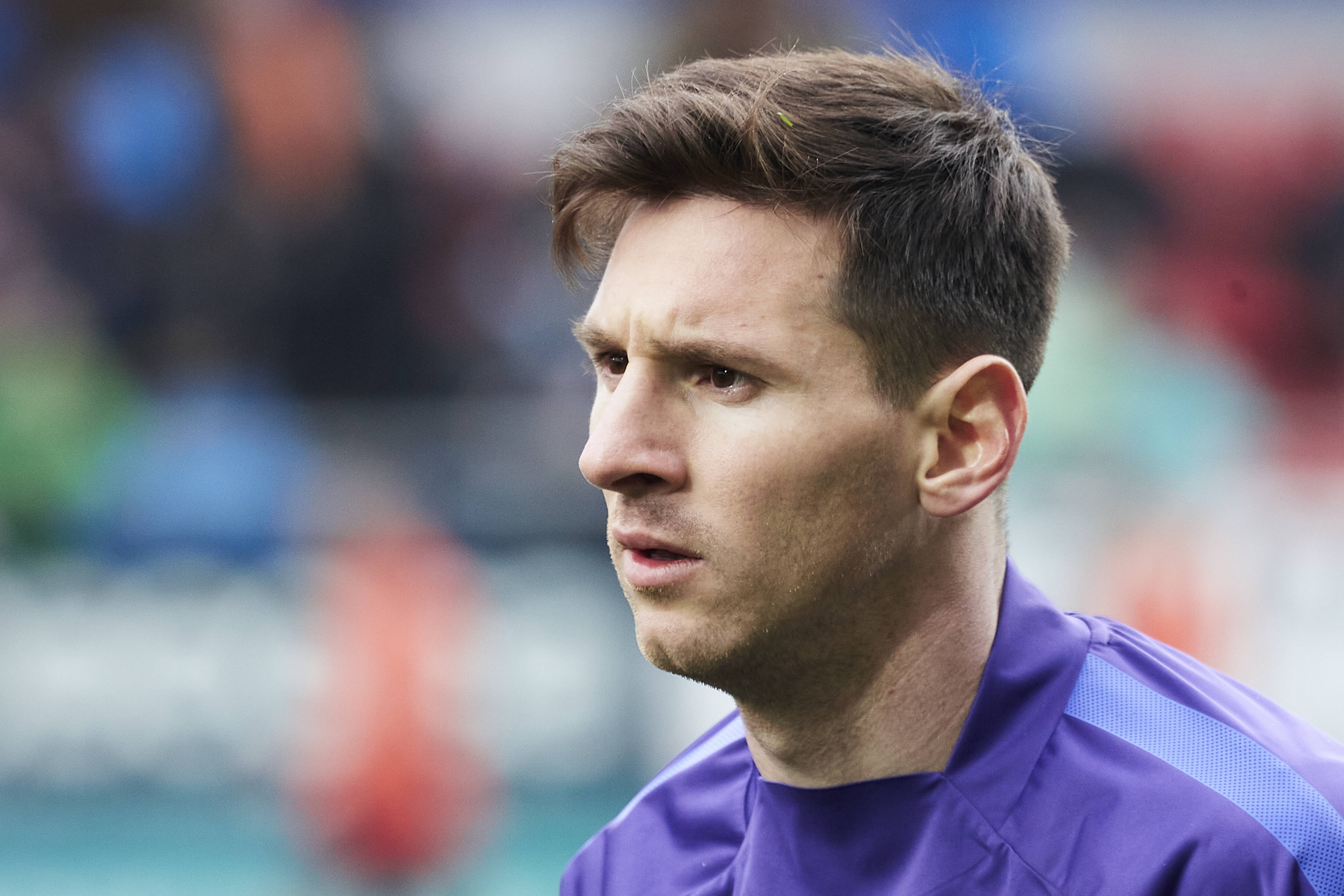 cool 40 Winning Messi Haircuts - Sporty And Stylish Looks For Guys Check  more at http://machohairstyles.com/best-messi-haircuts/ | Actrice
