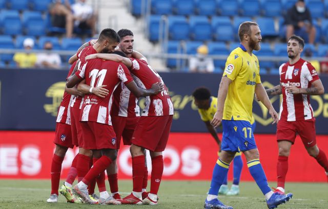 Cadiz Beat Atletico Madrid To Lift The Ramon De Carranza Trophy Football Espana