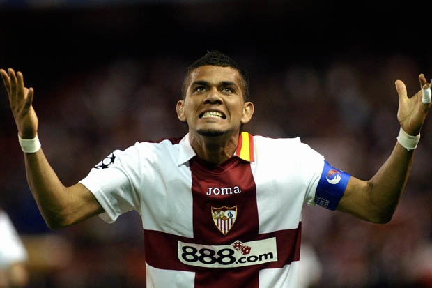 Dani Alves Biography - Brazilian football player (born 1983