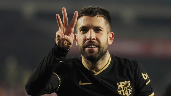 Barcelona and Joan Laporta upset with Jordi Alba's reluctance to lower ...
