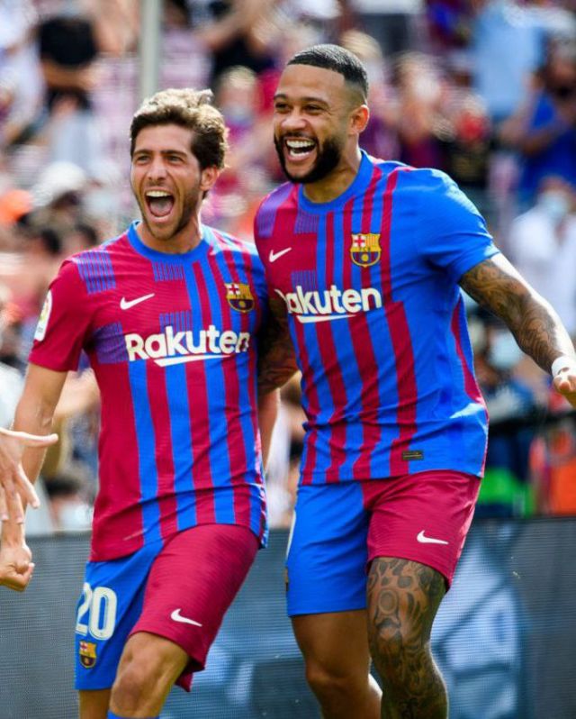 Sergi Roberto and Memphis Depay