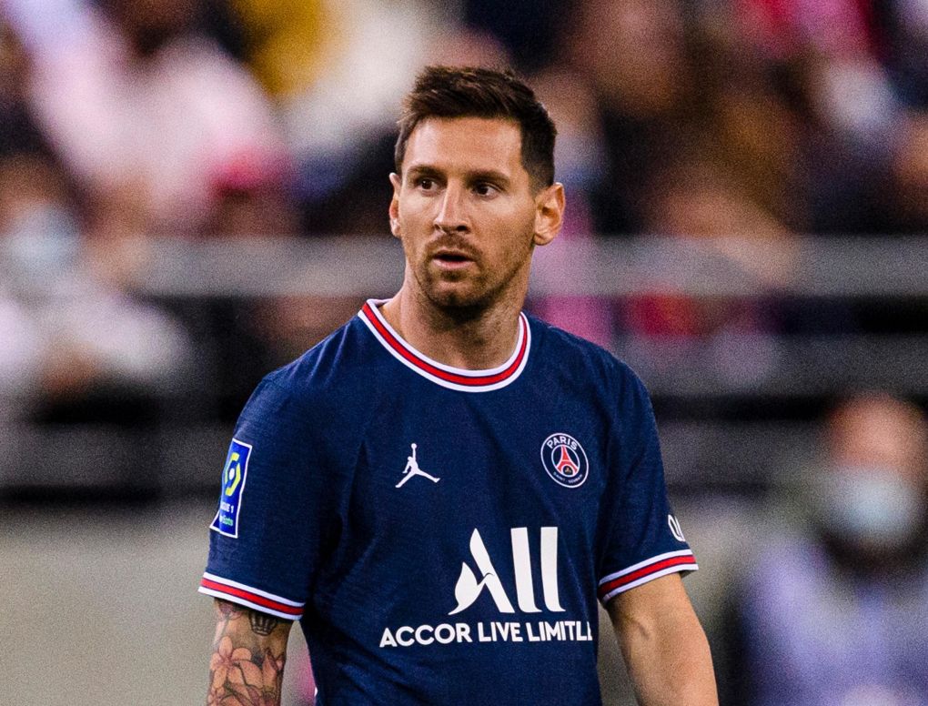 Paris SaintGermain substitute Lionel Messi at halftime but come from