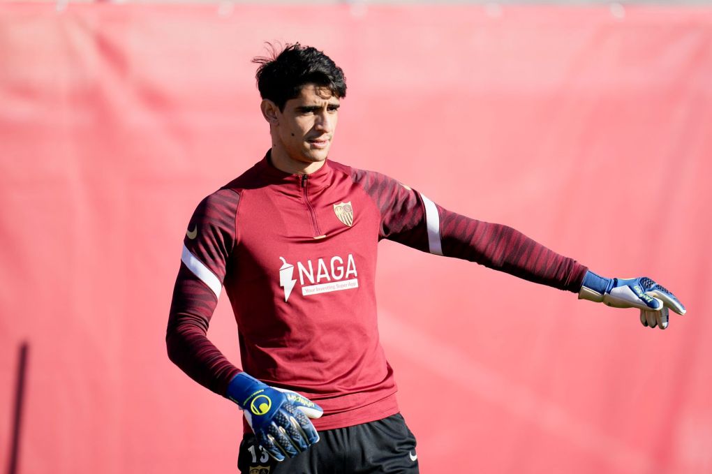 Sevilla place minimum price on Yassine Bounou amid interest from giants