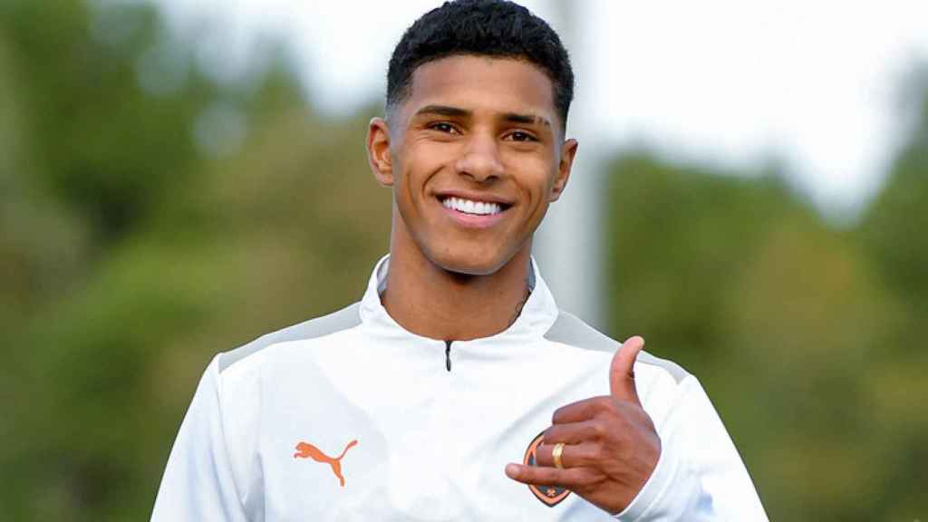 Real Madrid beat Atletico Madrid to sign 18-year-old Brazilian right ...