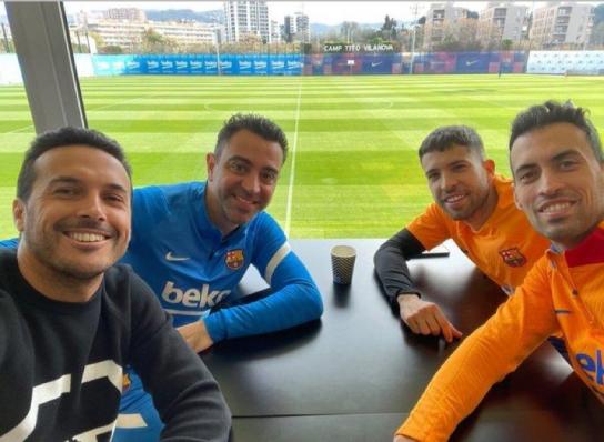 Woordvoerder Wrijven Theseus Pedro Rodriguez visits former teammates at Barcelona training ground -  Football España