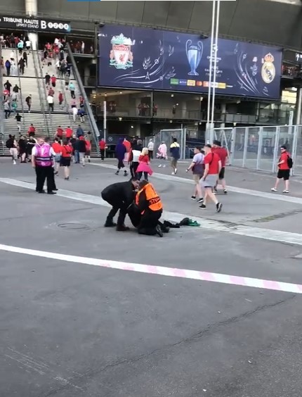 Liverpool fans Stade de France