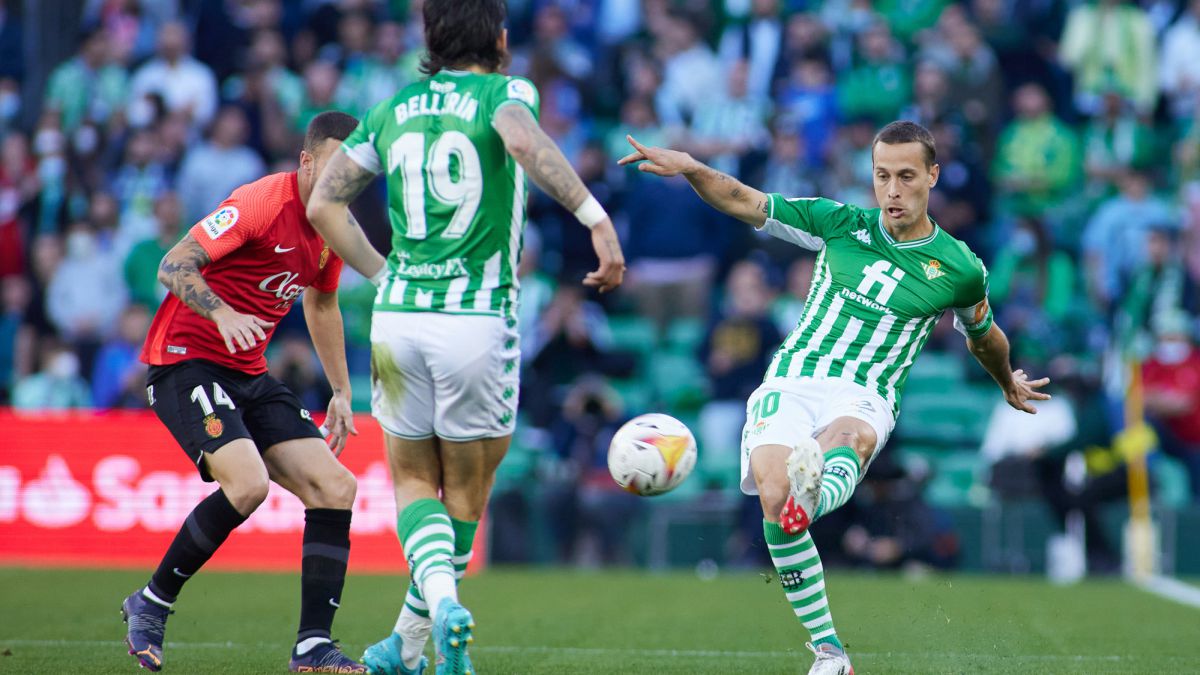 Real Madrid and Real Betis meet to send off superb seasons a