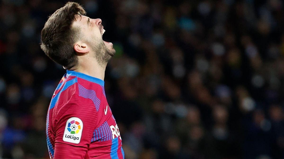 Xavi Hernandez has informed Gerard Pique that he no longer sees him as a  guaranteed starter at Barcelona - Football España