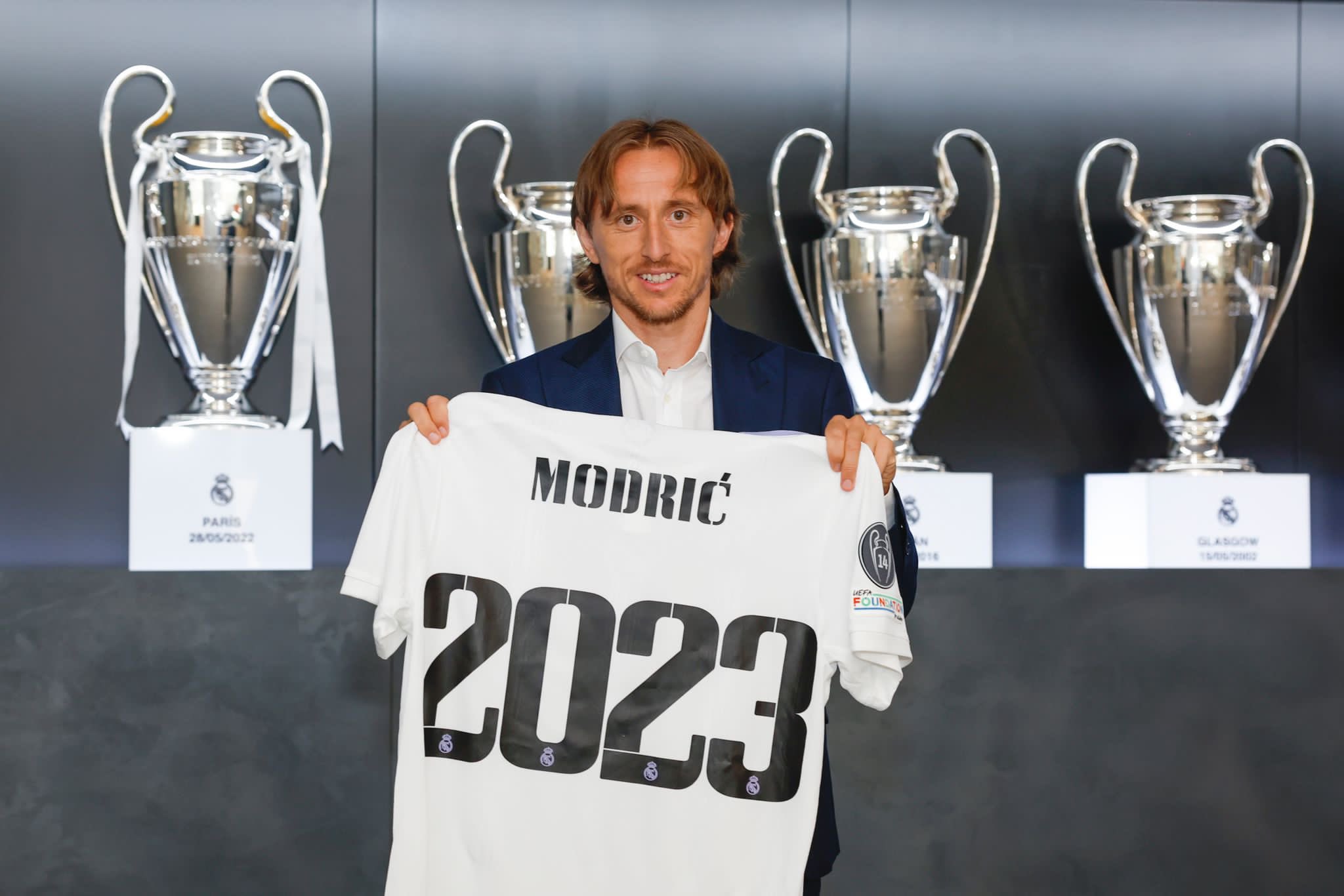 Luka Modric Signed Tottenham Hotspur Shirt - 2021-22, Home, Number 14