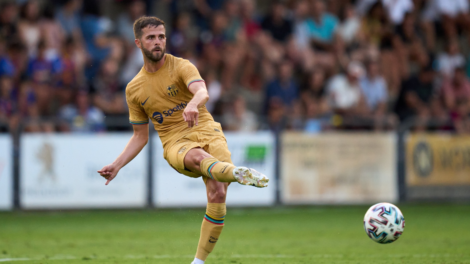 Miralem Pjanic prepared for wage cut to stay at Barcelona - Football España