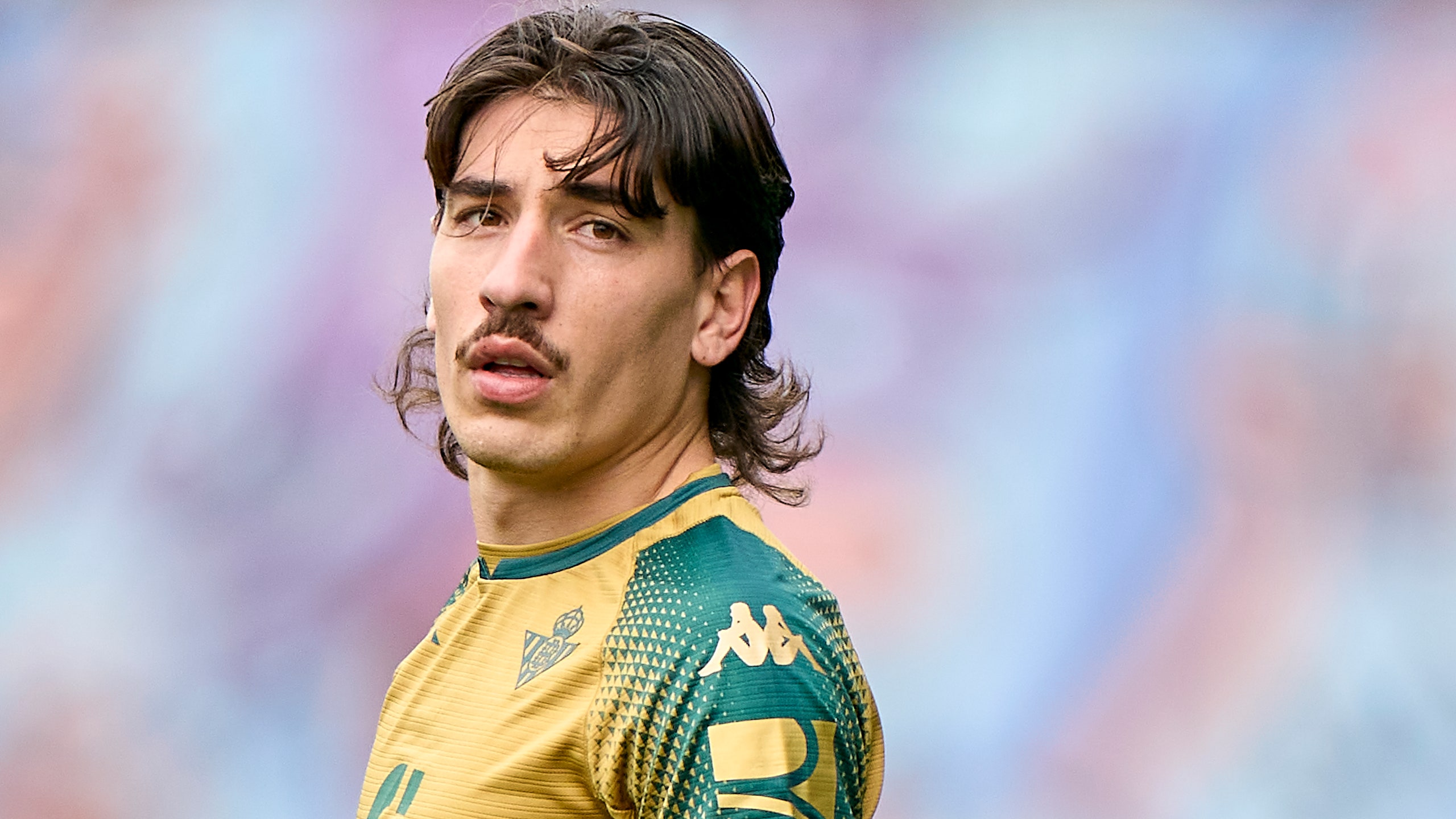 Barcelona defender Hector Bellerin speaks out on contract situation at Camp  Nou – 101 Great Goals
