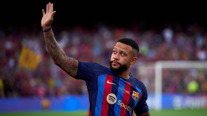 Memphis Depay in talks with Barcelona as a free agent but now