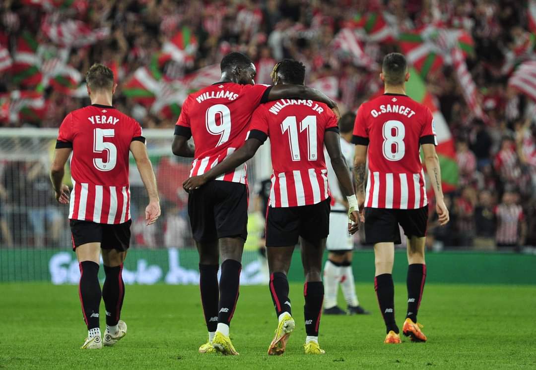 Valencia, Spain. 2nd Mar, 2022. Valencia's Gabriel Paulista vies with  Athletic Bilbao's Inaki Williams during the King Cup semifinal second leg  match between Valencia and Athletic Bilbao in Valencia, Spain, March 2, 2022.  Credit: Str/Xinhua/Alamy Live News