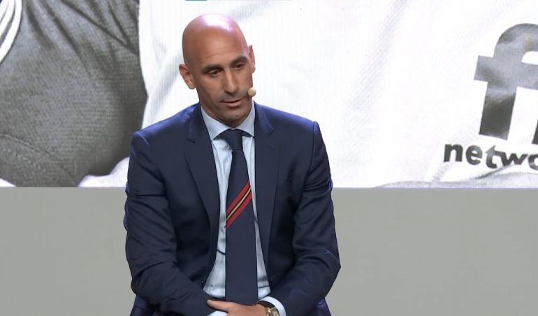 Regional Spanish football heads U-turn and urge disgraced Rubiales