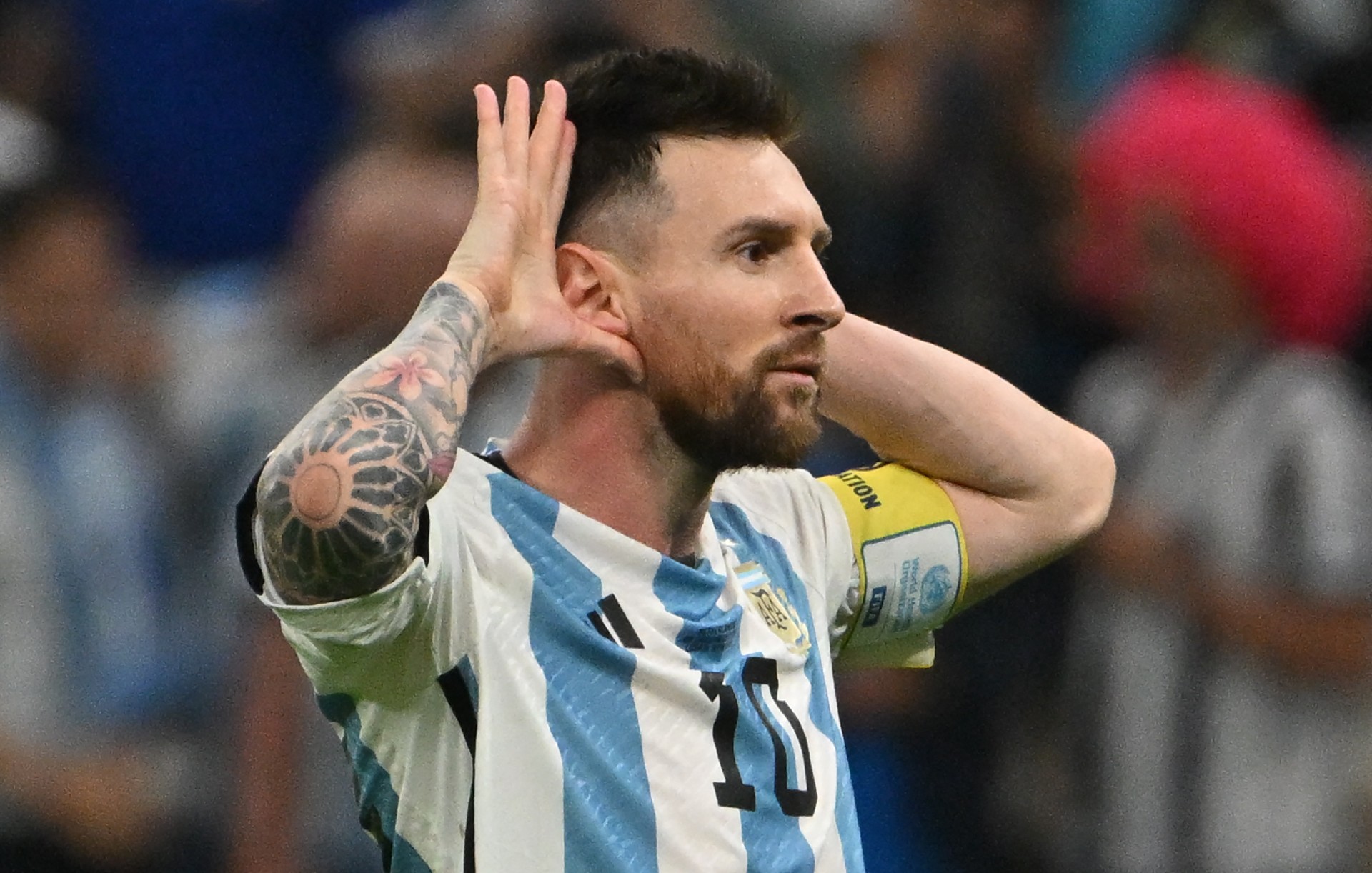 What are you looking at, stupid?' - Messi yells at Weghorst as