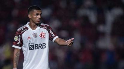 LaLiga leaders Barcelona hoping to sign Flamengo right-back Wesley - AS USA