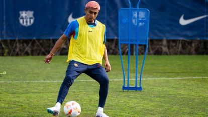 Brazil give no clues on team selection in first training session