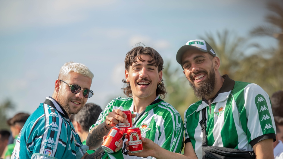 Real Betis confirm Hector Bellerin return with Wes Anderson-style