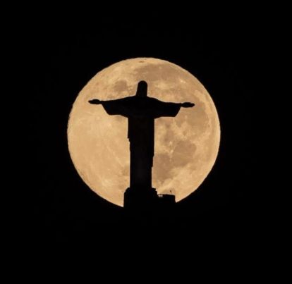 Iconic Brazilian landmark Christ the Redeemer turns lights off in ...