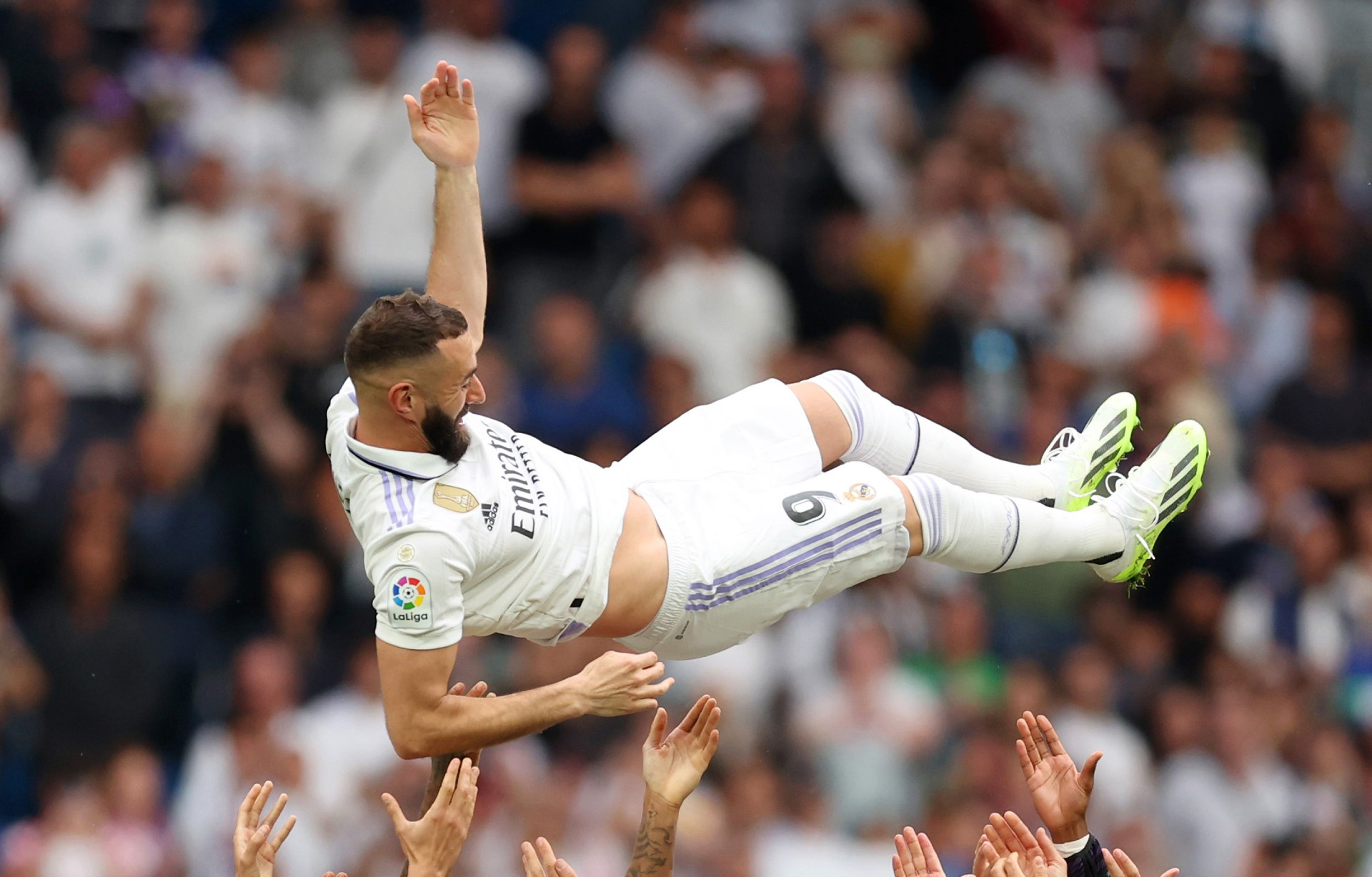 How Real Madrid celebrated: Ancelotti singing, Marcelo farewell, fans award  Benzema the Ballon d'Or - The Athletic