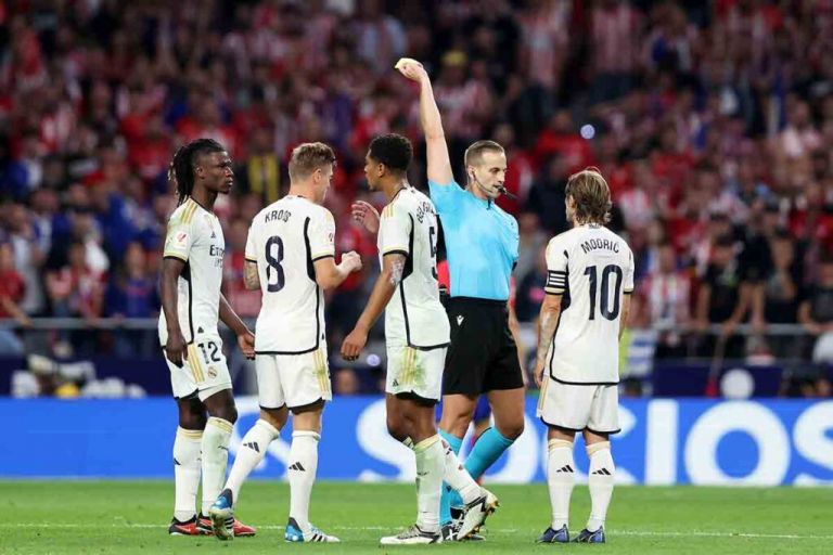 Real Madrid TV imply corruption in refereeing responsible for Atletico  Madrid defeat - Football España