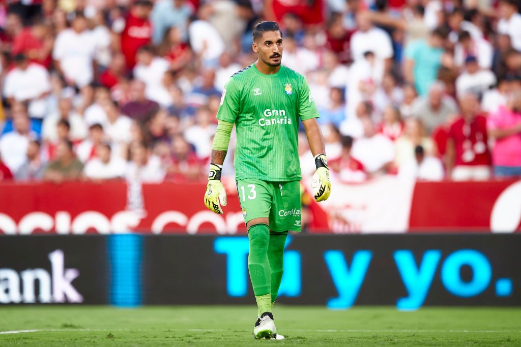 Real Betis make first move to sign leading La Liga goalkeeper with €15m asking price